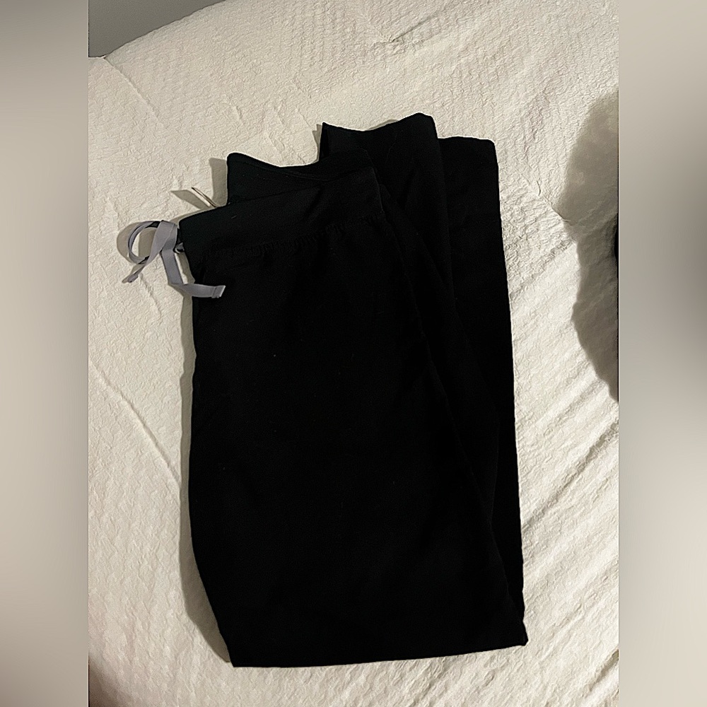 FIGS. Livingston scrub pant. Size small. Black.